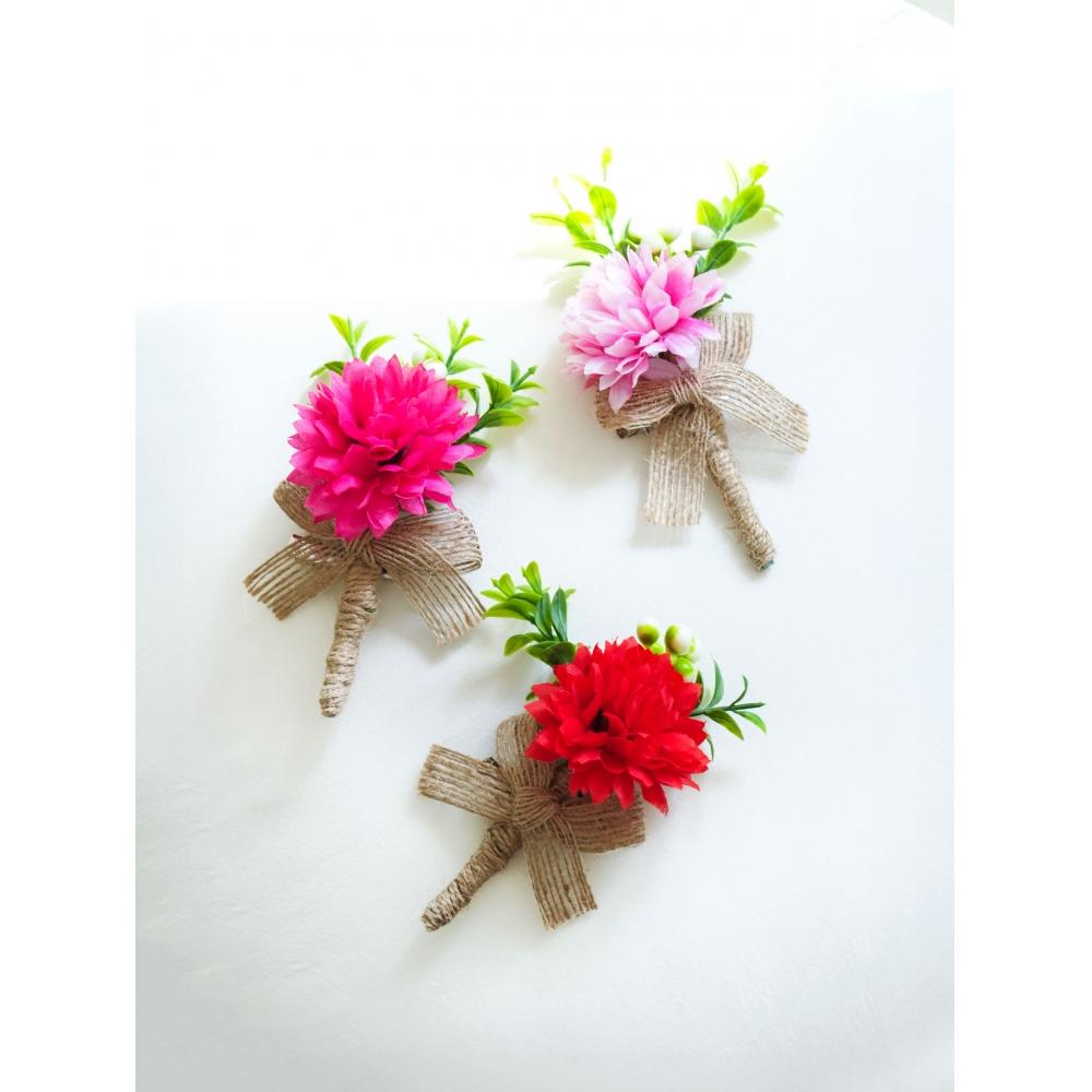 Daiso – Mini-Blumenstrauß-Ansteckblume „Maio“ für den Familienmonat