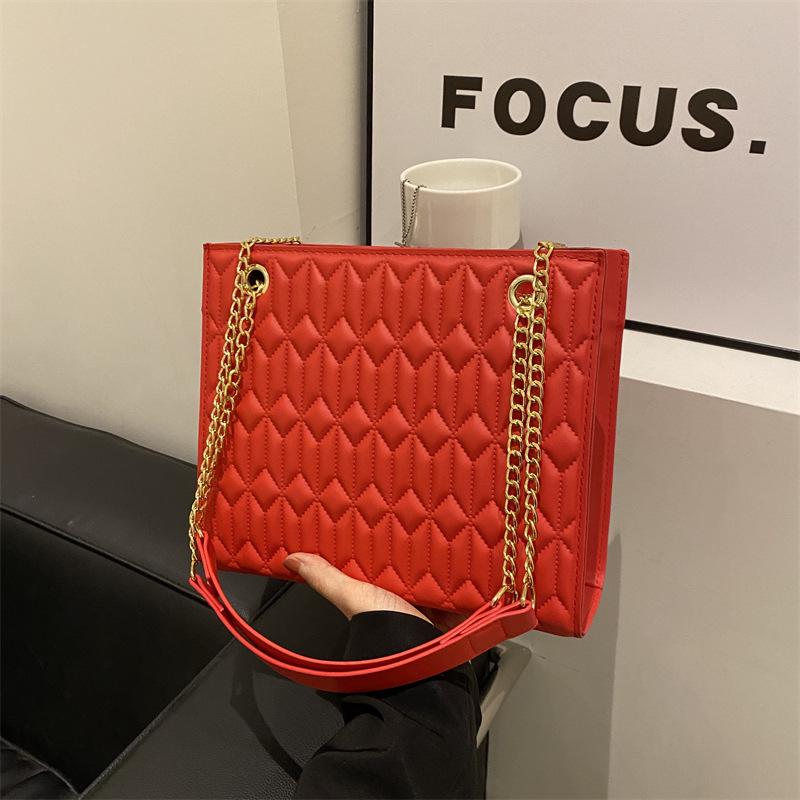 

Женская сумка-тоут на цепочке большой вместимости - Модная простая сумка через плечо на плечо 2024 года красный