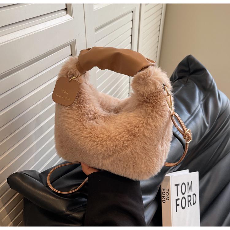 2024 Winter Fairy Plüsch Faltenhandtasche - High-End Influencer Favorit, Damen Umhängetasche/Crossbody-Tasche