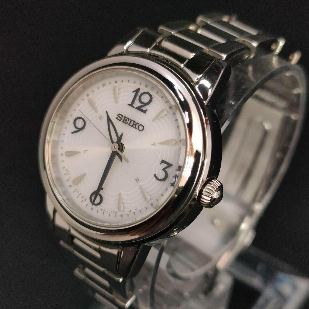 [USED] Seiko Tissé Solar Watch In White, Blue, and Silver