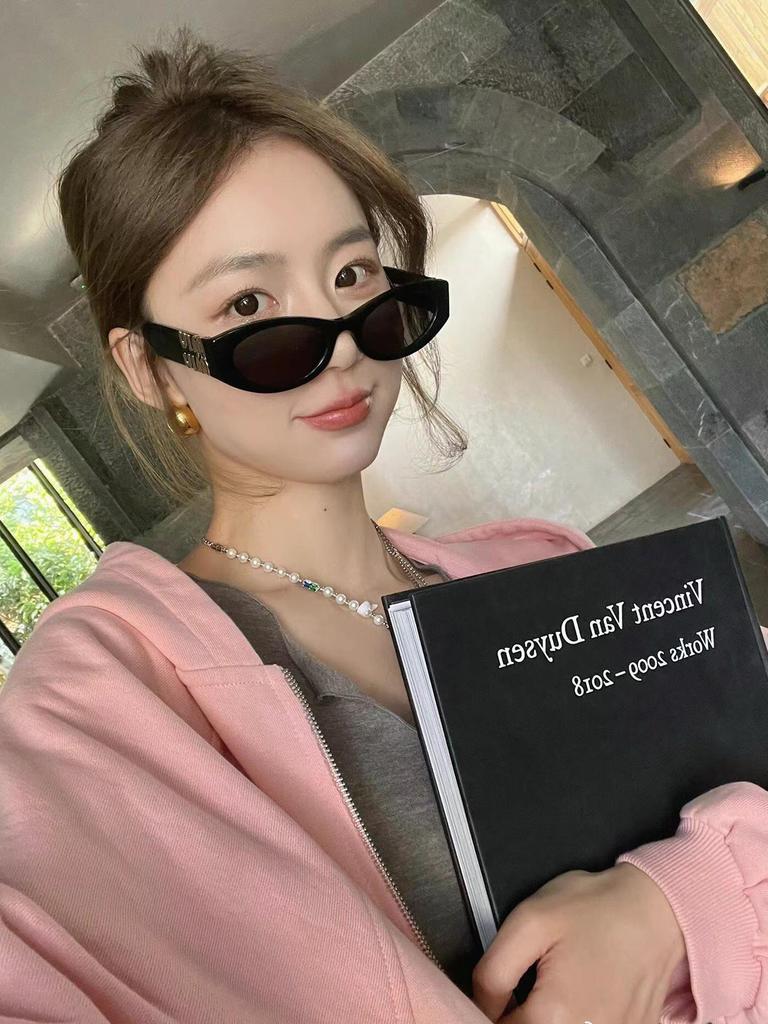 Gafas de sol Miu Miu SMU11W Ojo de Gato - Estilo Zhao Lusi, Protección UV de Alta Gama