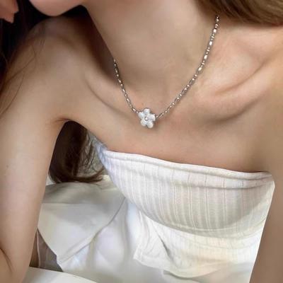 Diamond Dripping Oil Flower Pendant Necklace Simple Temperament Collarbone Chain Light Luxury Versatile High-end Jewelry