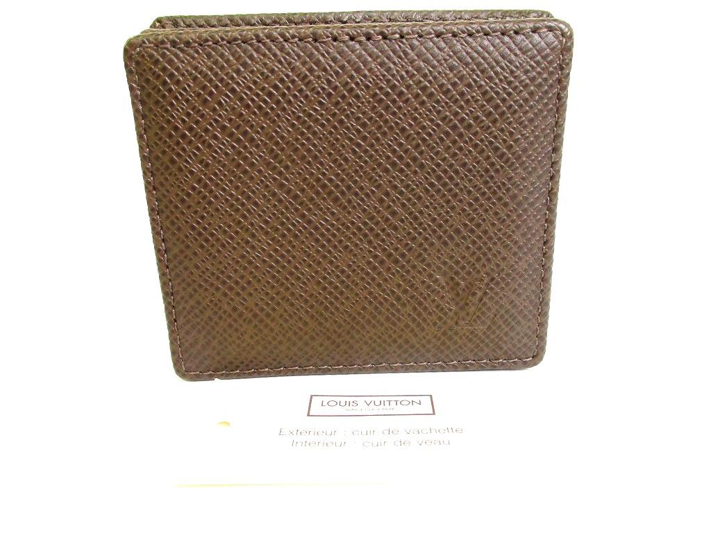 

Автентичний LOUIS VUITTON Taiga Темно-коричневий шкіряний портмоне Porto Monnaie Boite №9458 Відремонтований