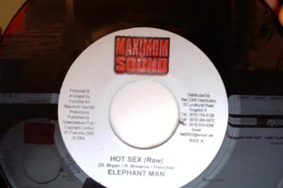 7inch Record ELEPHANT MAN - Hot Sex NONE Maximum Sound 2005 Jamaica Reggae, Ska & Dub Used