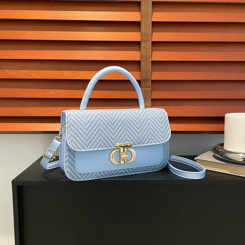 

Splicing lock 2025 summer new fashion texture retro trend contrasting color design single shoulder crossbody small square women s bag синий