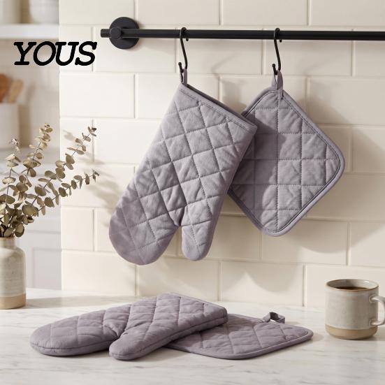 Heat Resistant Oven Mitts 4Pcs and Pot Holders Set, Cotton Kitchen Gadgets for Home Gloves, Quilted Insulated Mats Baking Cooking Accessories