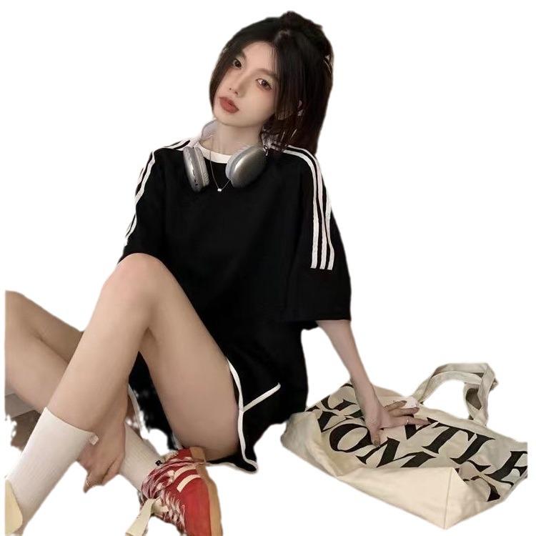 Trendy Striped Summer Suit: Stylish 2-Piece Shorts Set for Women