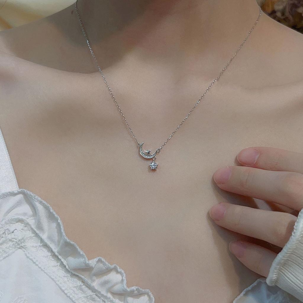 Star Moon Tassel Necklace for Women with Niche Design Light Luxury Ins Style Exquisite Temperament Star Moon Clavicle Chain Summer