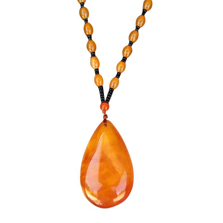 Náhrdelník s jantárovým príveskom v etnickom štýle, retiazka na sveter