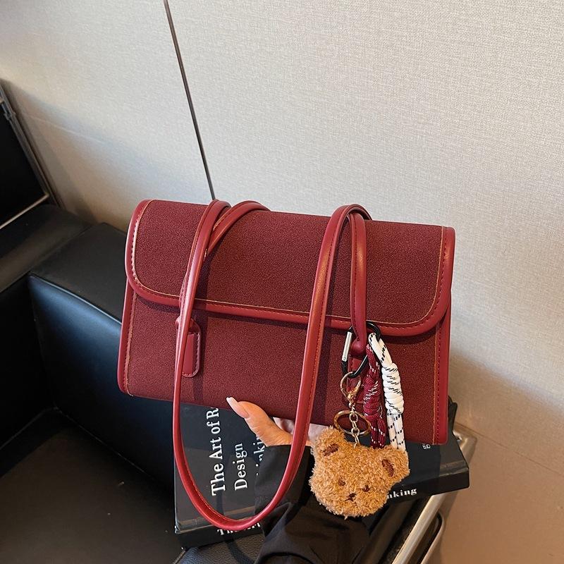 

Retro bag women s large-capacity new autumn and winter casual versatile high-end sense shoulder work commuter bag красный