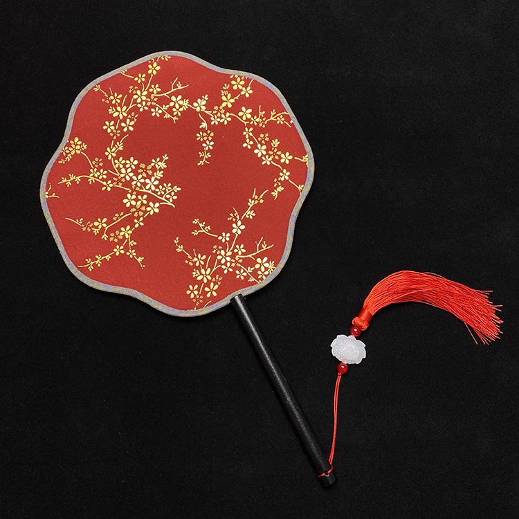 Éventail rond en soie rouge Hanfu ancien, orné d'un long pompon, pour la mariée.