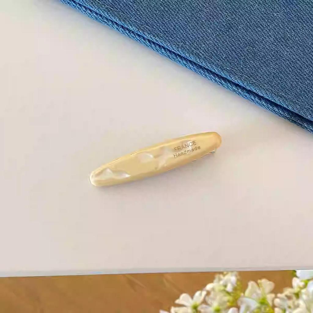 Korean Style Acetate Duckbill Hair Clip: Retro Simple Bangs Accessory for Women