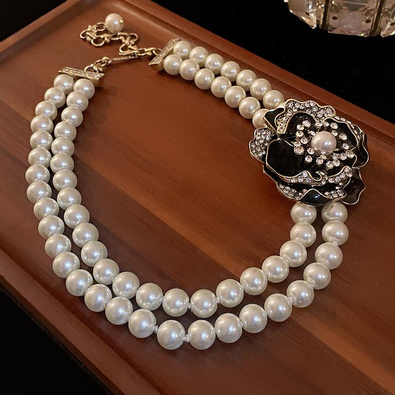 Pearl acetate board flower necklace French retro fashion high sense collarbone chain sweet cool style temperament necklace