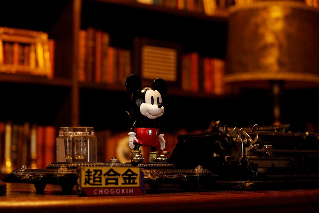 TAMASHII NATIONS Chogokin Disney Character Super Transformation Mickey Mouse by Kunio Okawara, approximately 125mm die-cast, ABS, and PVC pre-painted