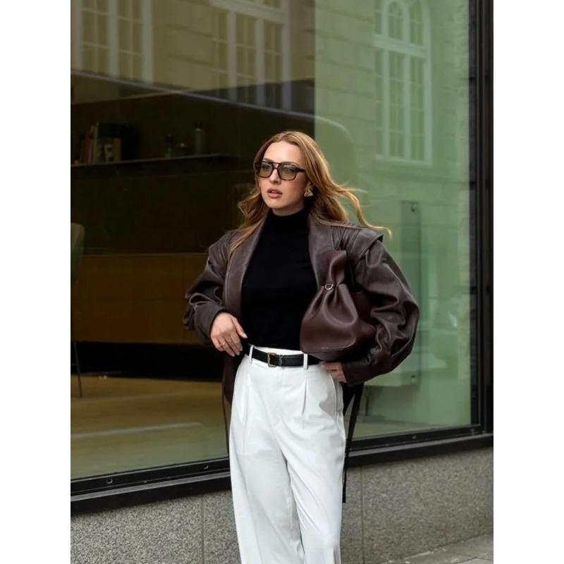 Mode Einfarbiges PU-Leder Damen Motorradjacke Schickes Revers Langarm Slim Kurzer Mantel mit Gürtel Herbst Dame High Street Oberteile