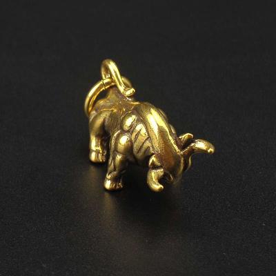 Mini Statuetta Scultura Toro di Wall Street Retro in Ottone Giocattolo Manuale Regalo Portachiavi Ornamento Decorativo per Casa Ufficio Scrivania