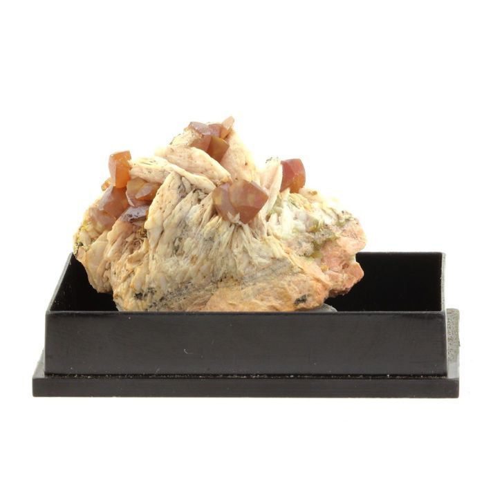 Wulfenite + Baryte 218.5 carats