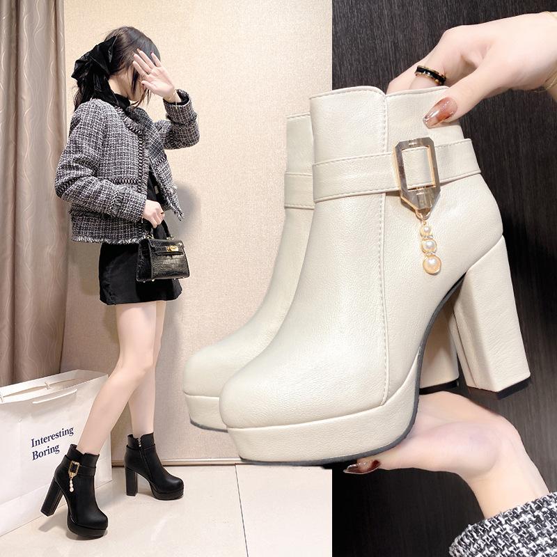 

Сапоги на высоком каблуке. Женские модные универсальные ботинки. 35 чёрный