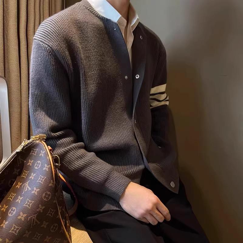 Herren Vielseitige Strickjacke mit Umlegekragen, Hochwertige Lässige Vier-Streifen Leichte Jacke für Frühling und Herbst