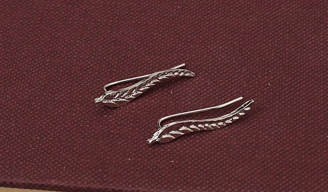 2025 Vintage Jewelry Exquisite Golden Leaf Earrings Modern Beautiful Feather Ear Stud Earrings For Women Brincos Bijoux