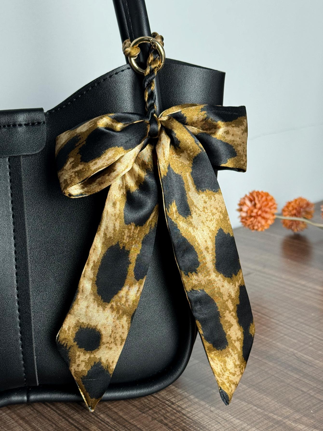 New Retro Fashion Leopard Print Bow Keychain Fabric Streamer Bag Pendant Creative Car Key Chain Fashion Simple Valentine s Gift
