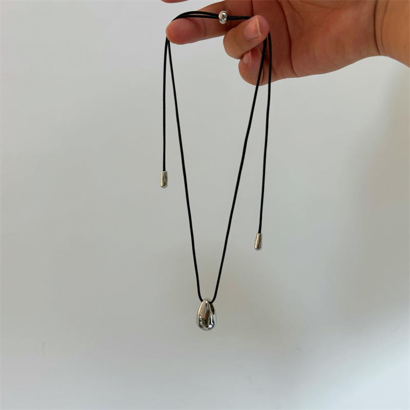 Korean Women's Ultra-Thin Lux Autumn Sweater Necklace with Cold Style Water Drop Pendant