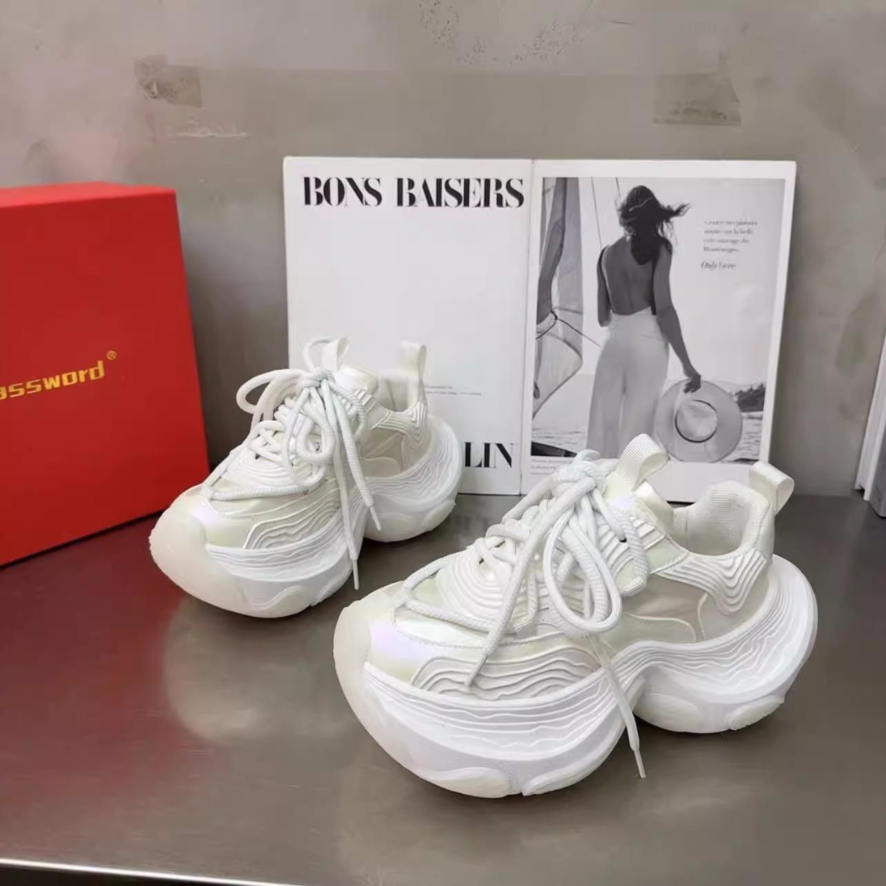 

Модная повседневная обувь весна 2025 новая нишевая платформа ретро женская обувь обувь обувь универсальная 40 бежевый