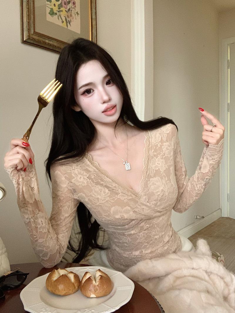 Autumn Women s Slim Fit V-neck Lace Long Sleeve T-shirt, Waist-cinching Inner Layer Base Top L