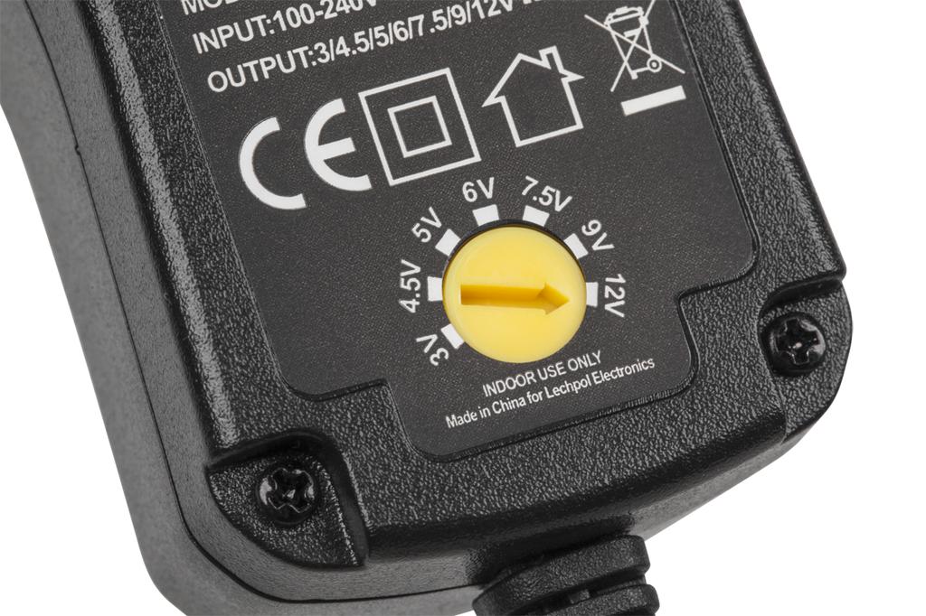 Kemot 1500 mA universal regulated switching power supply