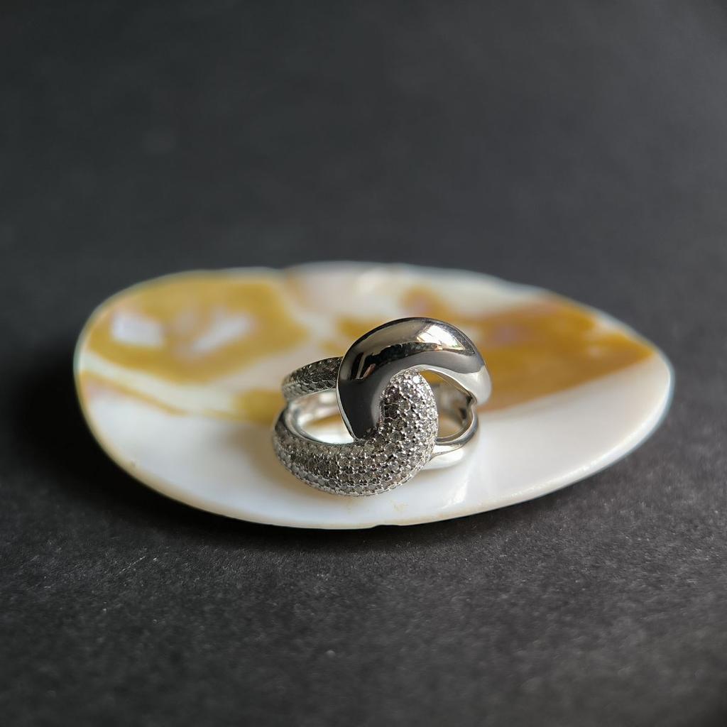 Silver Ring with Cubic Zirconia, Item Weight 8 G (2191896)