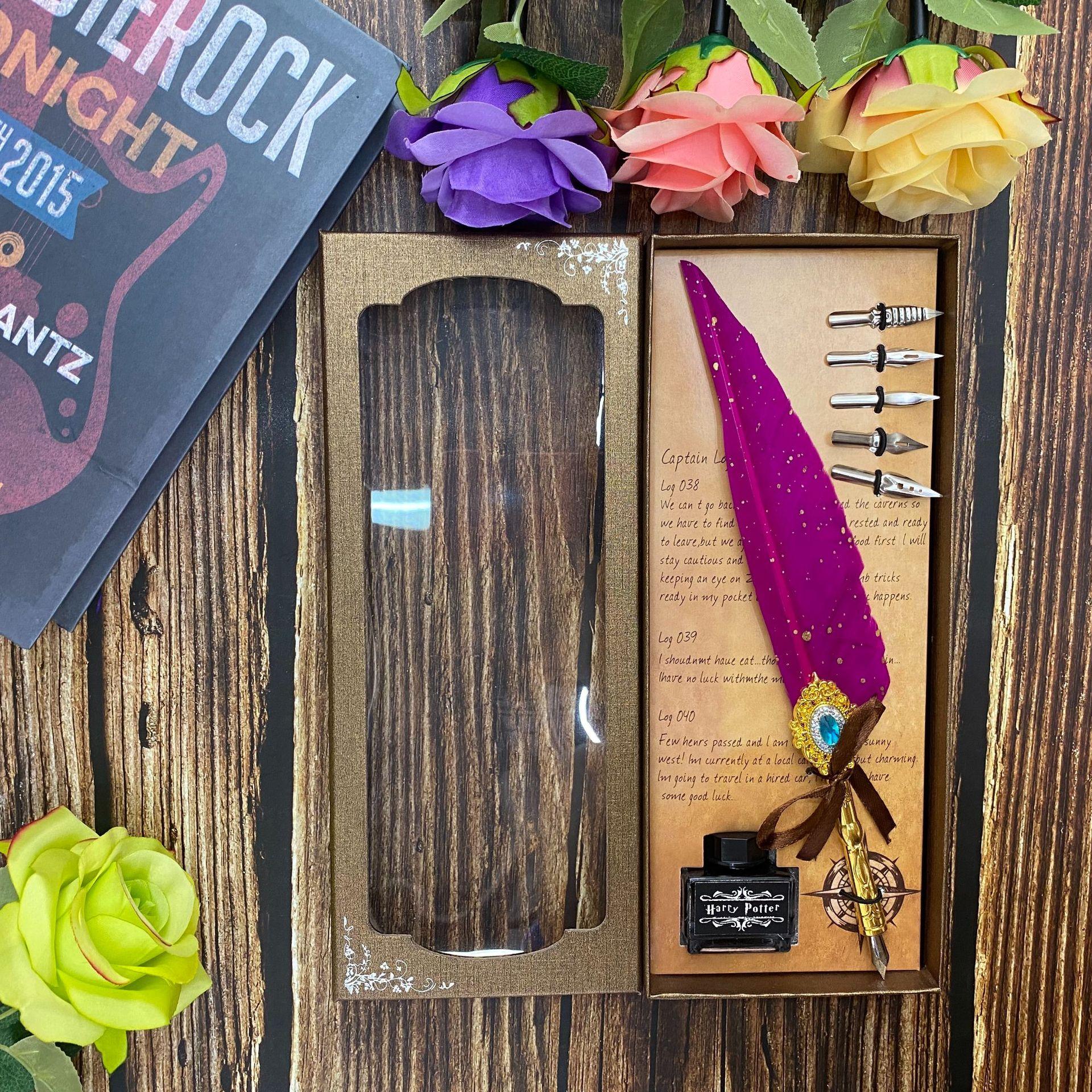 

Academy Of Magic Feather Pen Gift Box Set, Available For Direct Sale, Owl Feather Retro Ink-Dipped Pen 0.5mm рожевий червоний колір