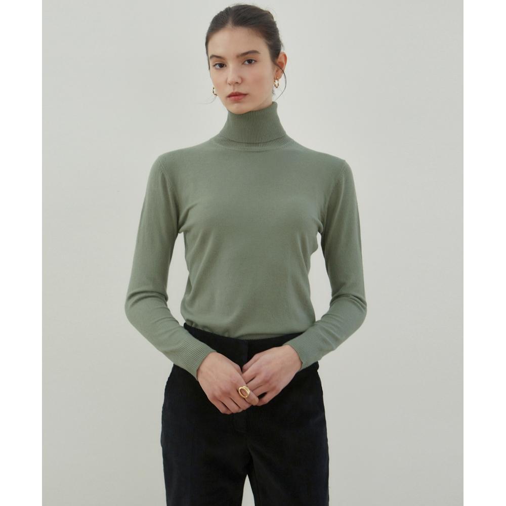 

NICKNICOLE Soft Turtleneck Slim KnitDeep Green