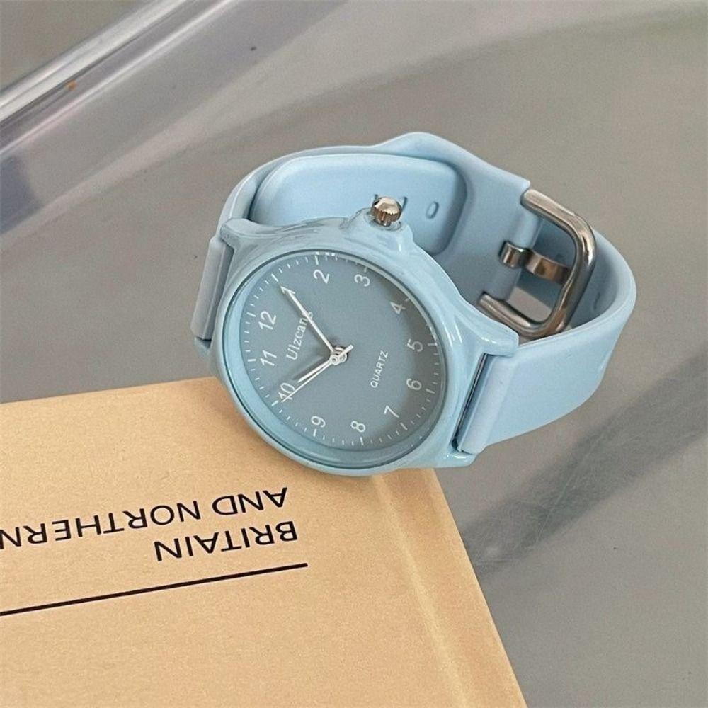 

Silicone Strap Quartz Watch Casual Quartz Clock Creative Wristwatch blue