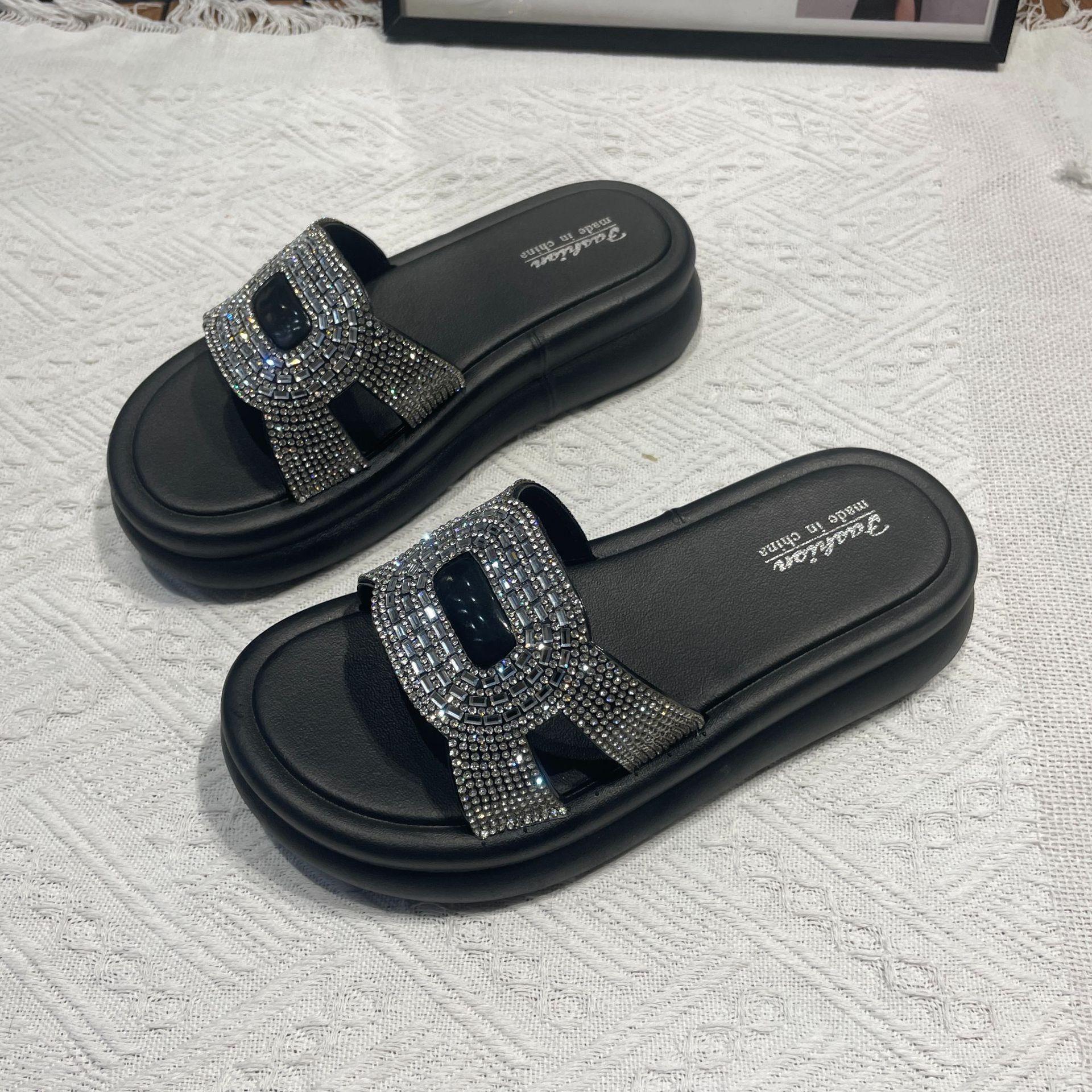 

Новые женские тапочки на лето, повседневные и модные однотонные классные тапочки, пляжные тапочки на плоской подошве для похода на море 40 чёрный