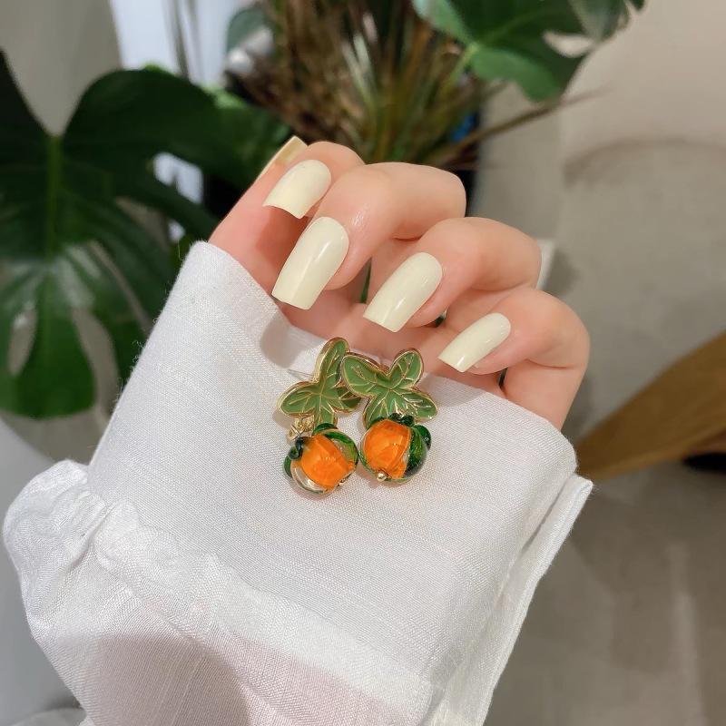Persimmon Ruyi - Vintage-Style Orange Glass Earrings