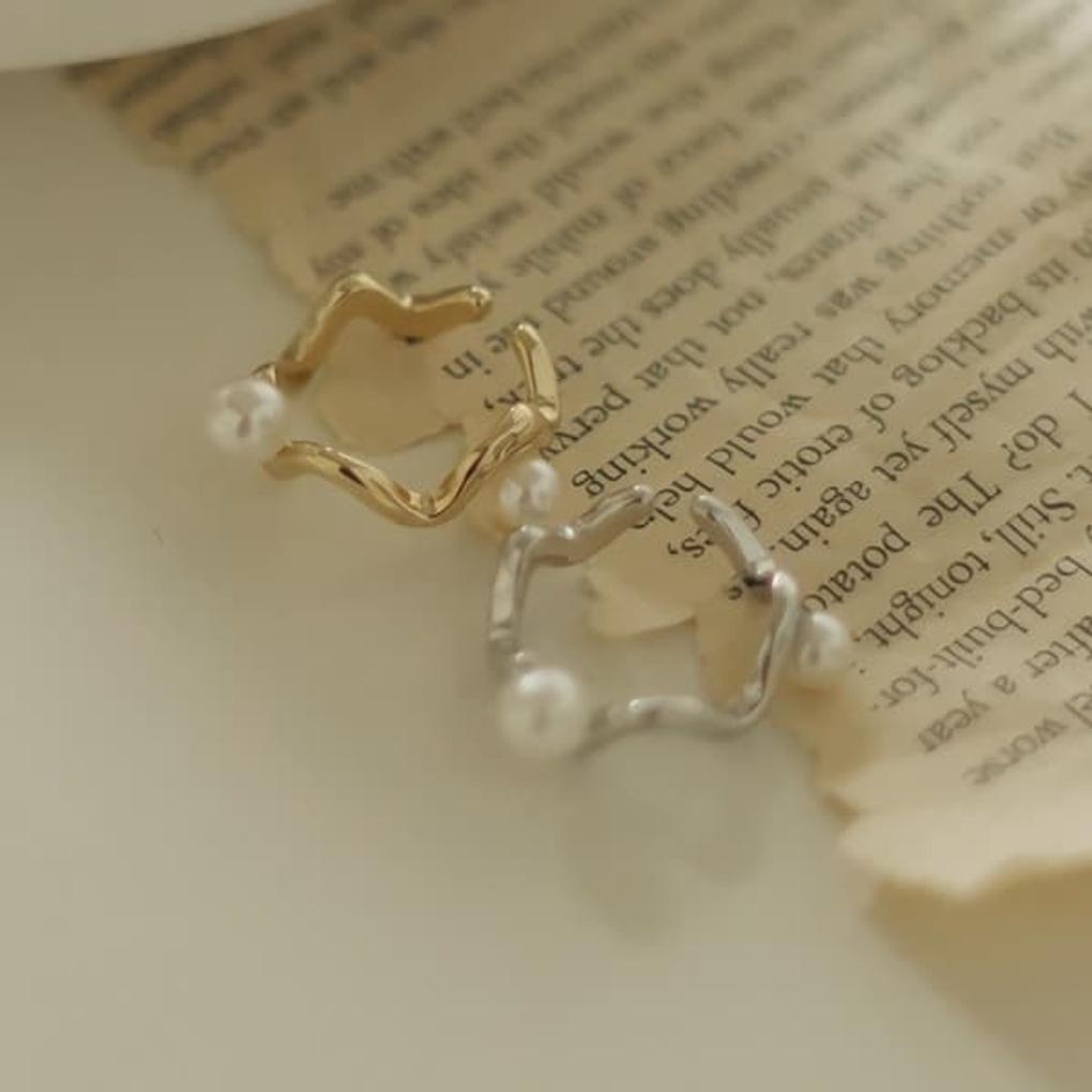 Women's Zigzag Line Pearl Ear Cuff Earrings