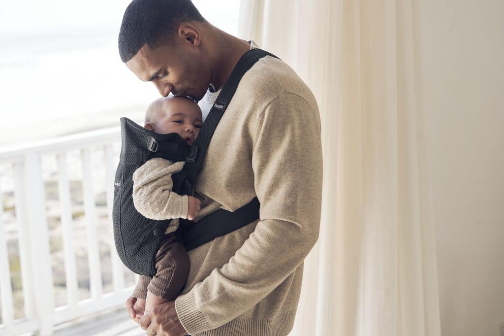 Nosidełko Baby Bjorn MINI Air Nosidełko dla noworodków do 12 miesięcy Czarne Łatwe w montażu Lekkie i kompaktowe Oryginalna gwarancja na produkt