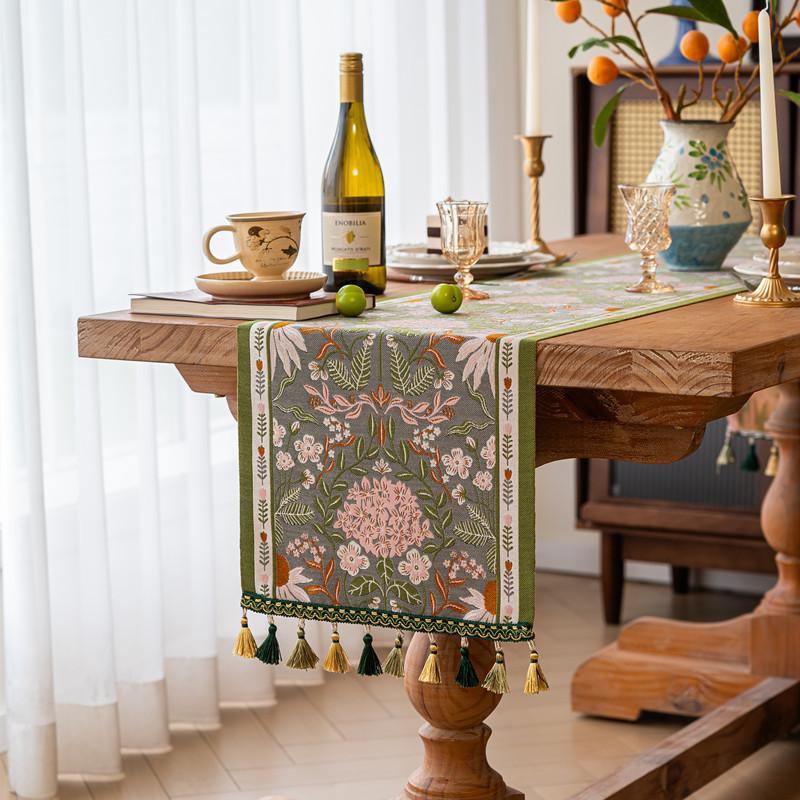 

American Style Jacquard Table Runner Tropical Rainforest & Persimmon Floral with Tassel Polyester Table Flag Bed End Runner 35x120cm