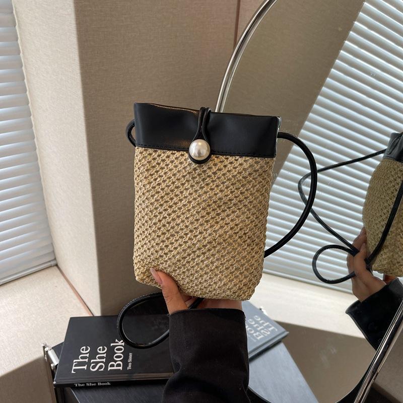 

Mini small bag women s new summer fashion versatile straw woven mobile phone bag contrasting color shoulder messenger bag чёрный