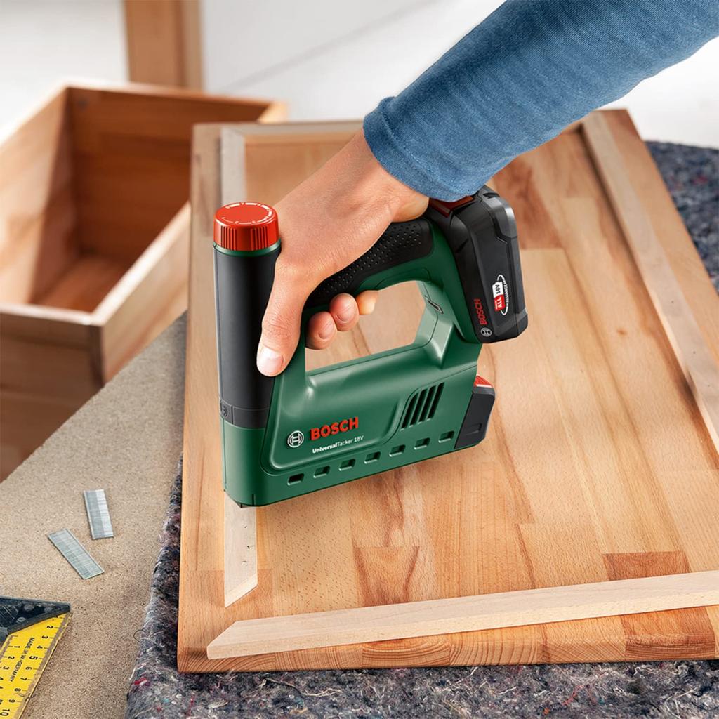 Bosch UT118H 18V Cordless Stapler (Main Unit Only, Includes 1,000 Staples)