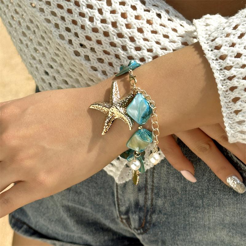 Boho Large Starfish Pendant Bracelet for Women Creative Irregular Shell Starfish Conch Beaded Bangle Beach Party Holiday Jewelry