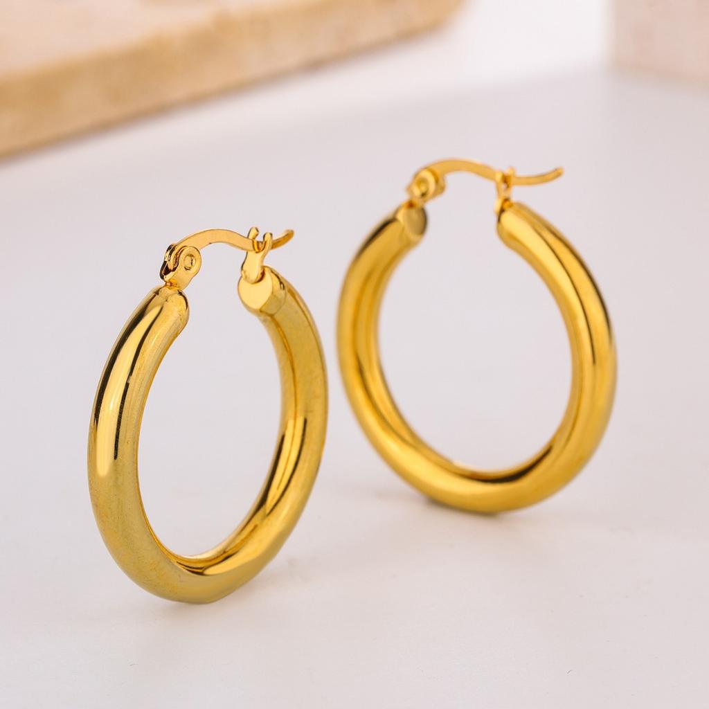 Special for smooth titanium steel earrings, simple and sweet temperament, stainless steel jewelry, niche design sense