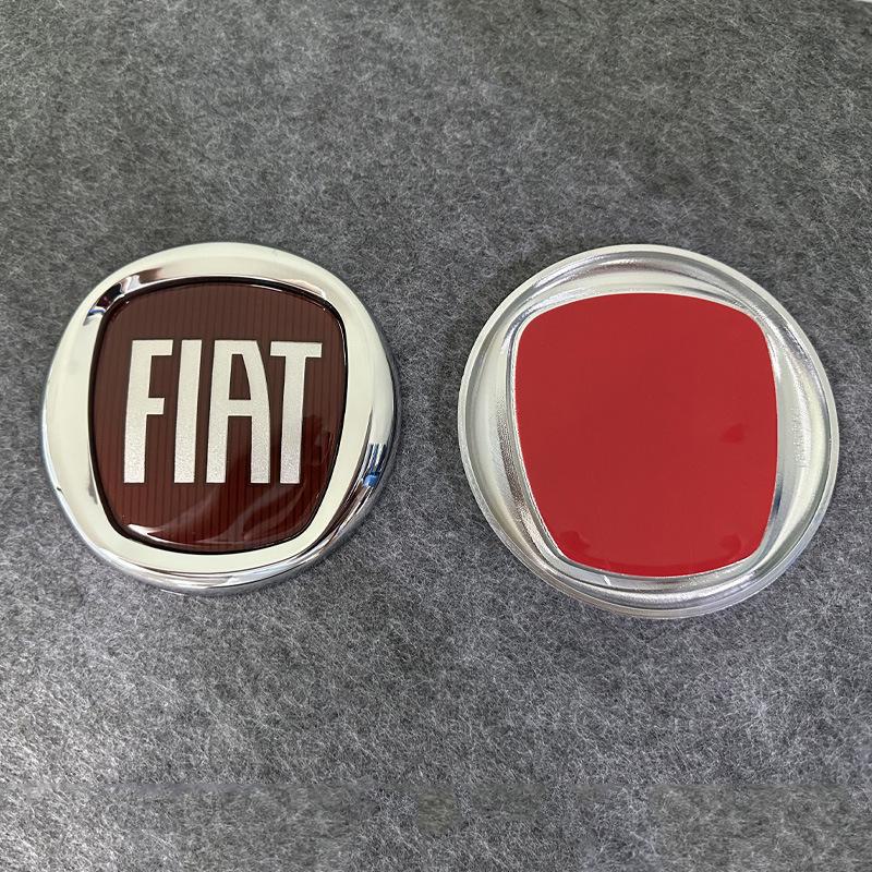 

«Наклейка на решетку радиатора с логотипом автомобиля Fiat 500»
