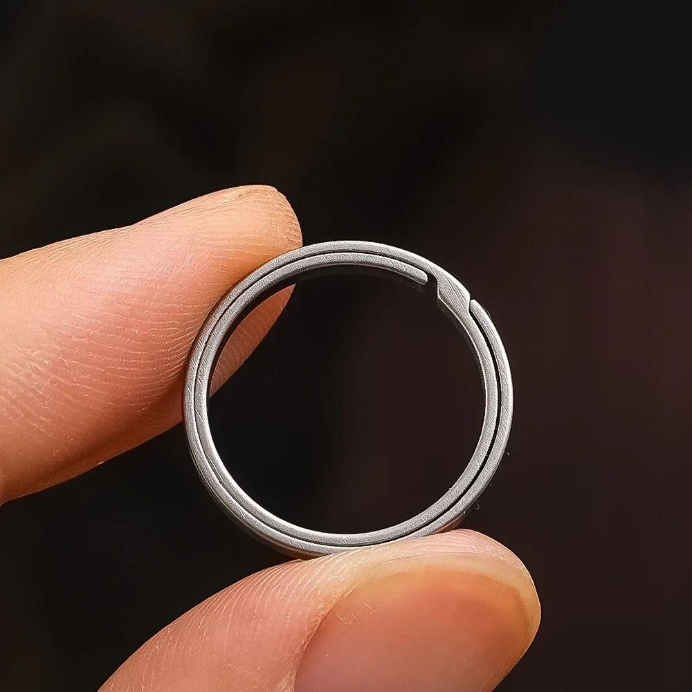 4pcs Metal Key Chain Pendant Hard Side Pushing Rings Creative Titanium Alloy Key Ring Outdoor Tools