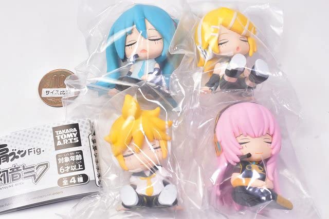 Shoulder Zun Fig. Hatsune Miku [Set of 4 (Complete)] Gacha Capsule Toy