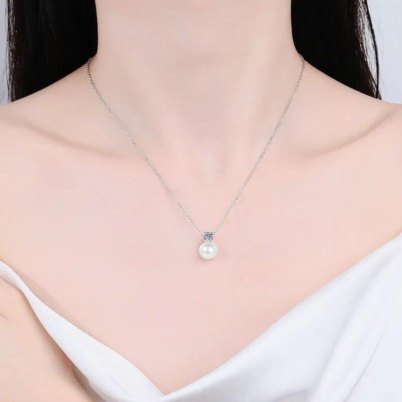 D Farge 0.3CT Moissanite Kvinners Halskjede 8 mm Perleanheng 100 % 925 Sterling Sølv Bryllupsdato Smykker Elegant kjede