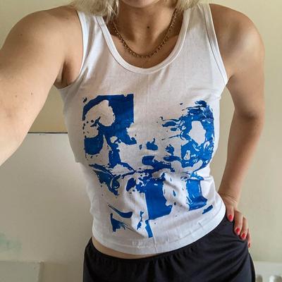 Zomer Europees en Amerikaans pittig meisje stijl straat blootgestelde navel abstracte print INS ronde hals basis tanktop