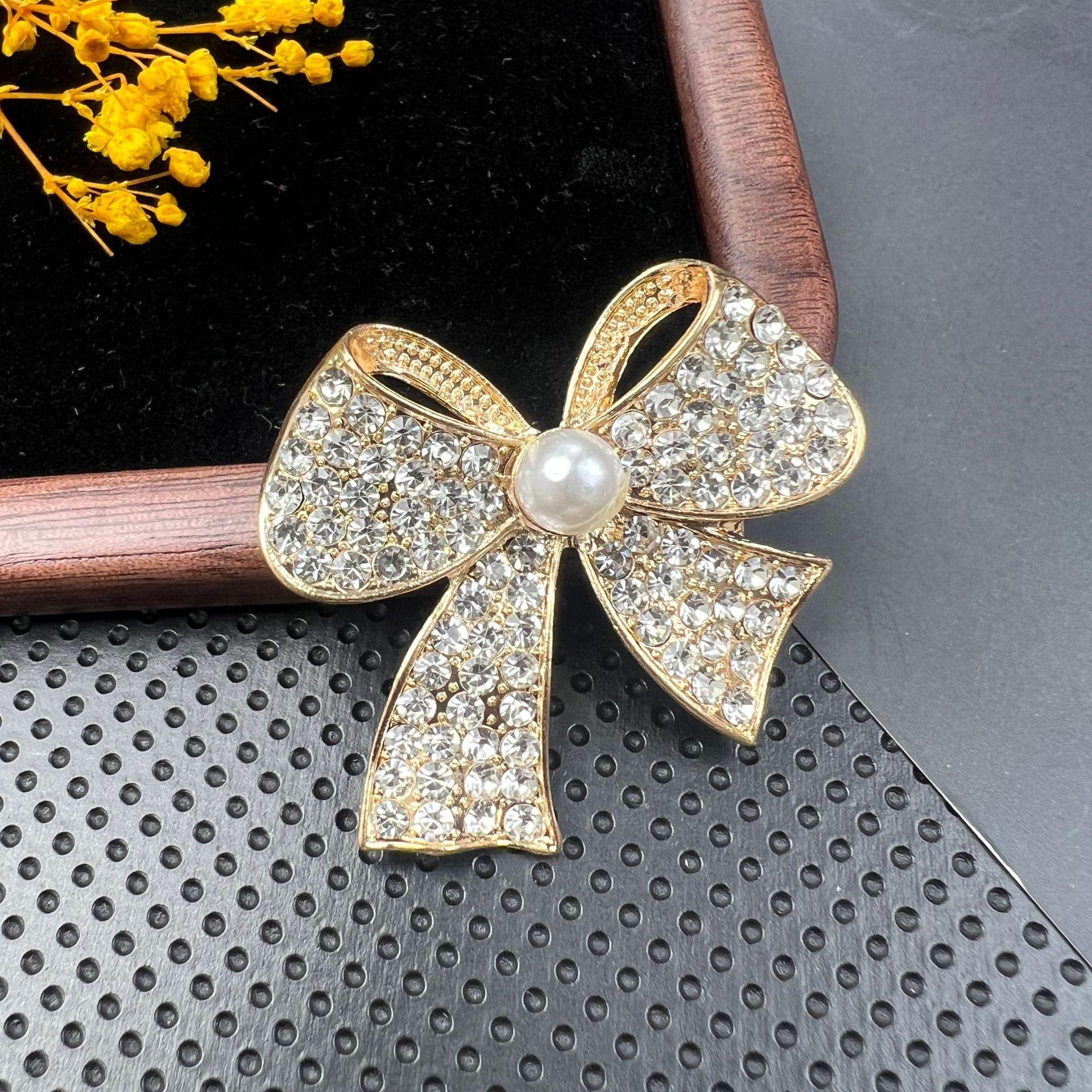 

Ретро брошь с кристаллами-бриллиантами, с булавкой от оголения и металлической пряжкой для аксессуаров для одежды