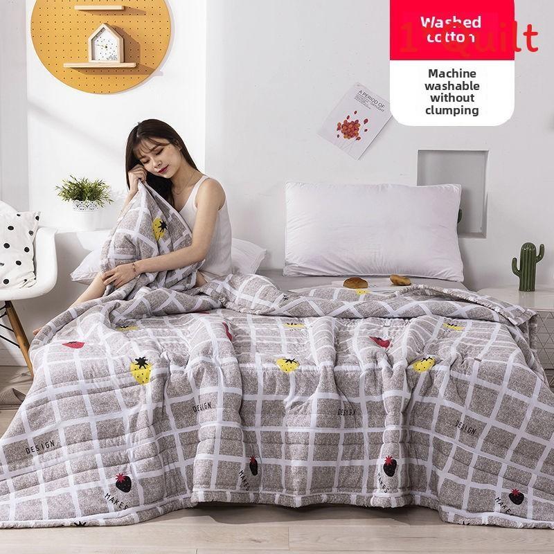 Strawberry Flower Summer Deer Print Quilt Bedding With Polyester Fill For Indoor