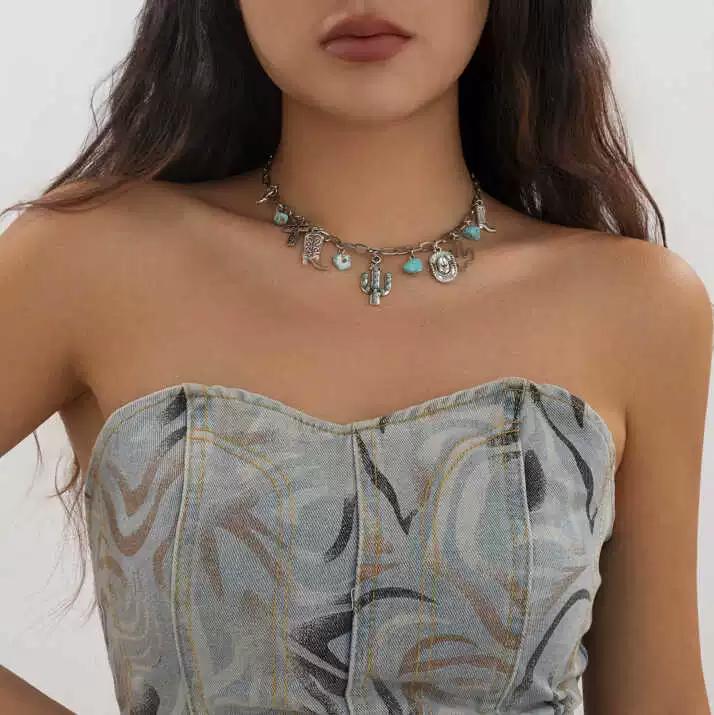 Retro ethnic style imitation turquoise cow head collarbone necklace female western cowboy style hat necklace